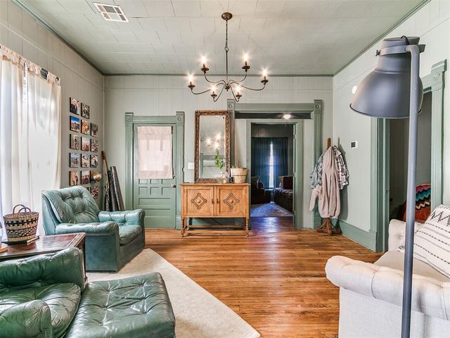 318 S 2nd Street, Guthrie, OK 73044