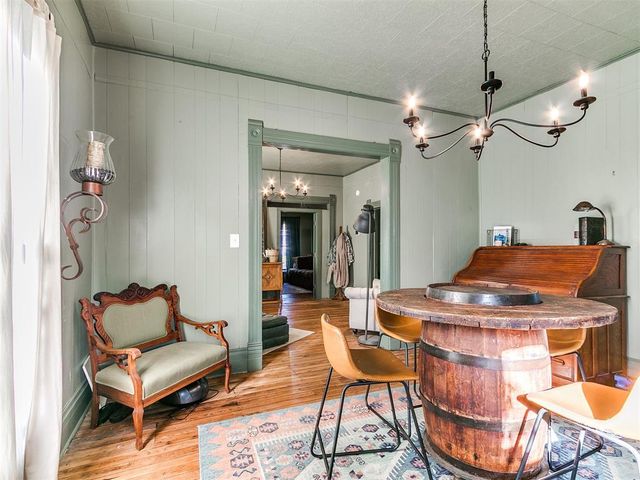 318 S 2nd Street, Guthrie, OK 73044