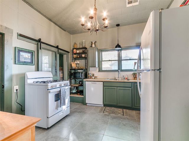 318 S 2nd Street, Guthrie, OK 73044