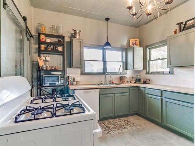 318 S 2nd Street, Guthrie, OK 73044