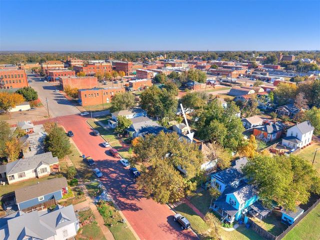318 S 2nd Street, Guthrie, OK 73044