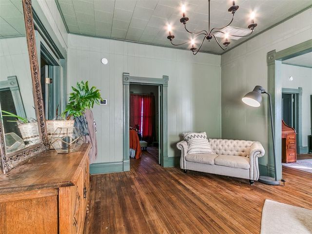 318 S 2nd Street, Guthrie, OK 73044