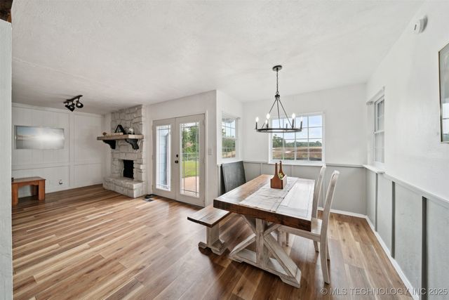 321 W 50th Place, Sand Springs, OK 74063