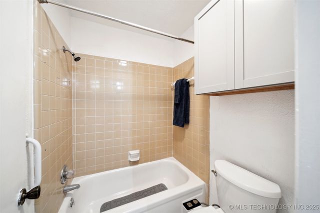 321 W 50th Place, Sand Springs, OK 74063