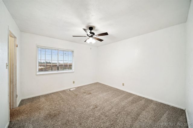 321 W 50th Place, Sand Springs, OK 74063