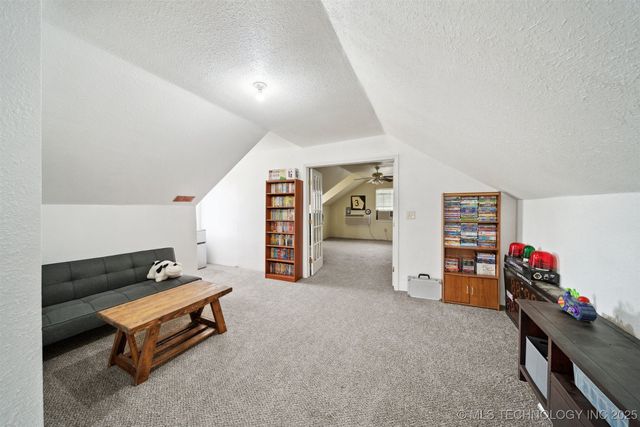 321 W 50th Place, Sand Springs, OK 74063