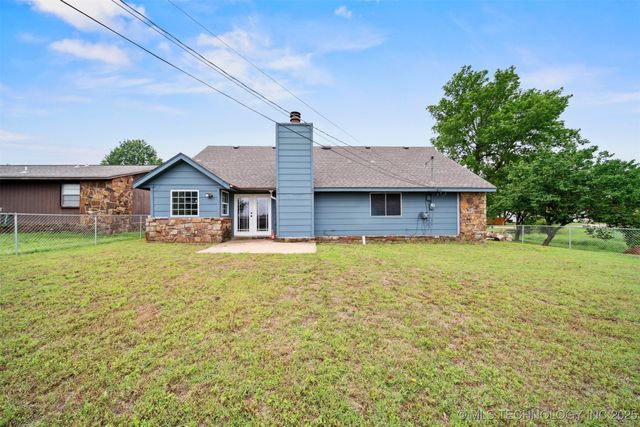 321 W 50th Place, Sand Springs, OK 74063