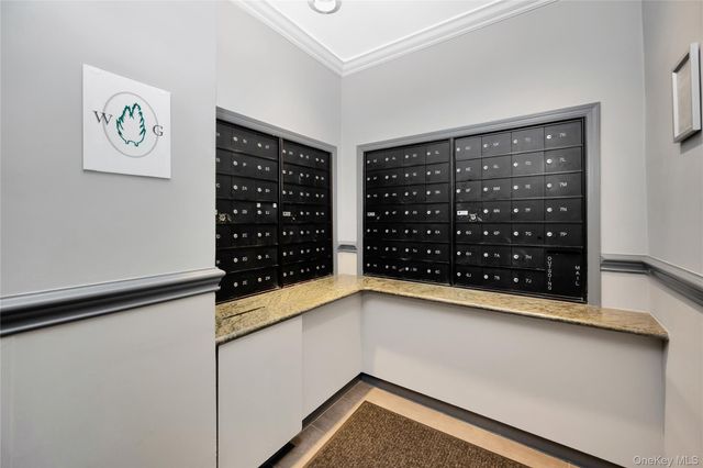 42-30 Douglaston Parkway 5C, Douglaston, NY 11363