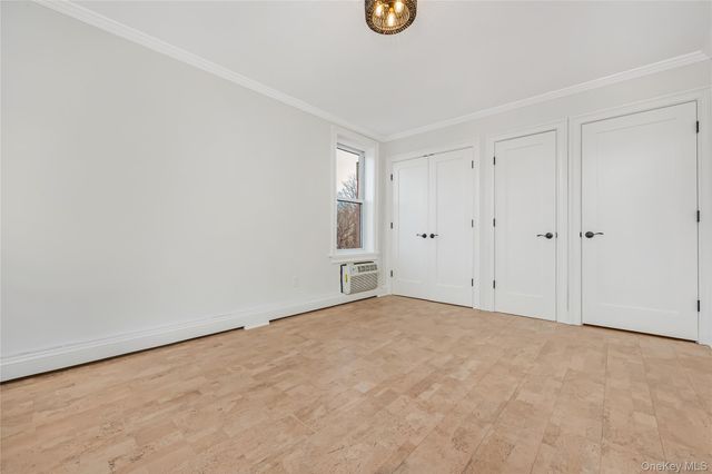 42-30 Douglaston Parkway 5C, Douglaston, NY 11363