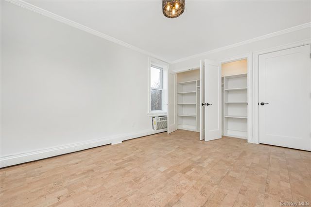 42-30 Douglaston Parkway 5C, Douglaston, NY 11363