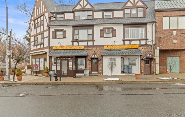 42-30 Douglaston Parkway 5C, Douglaston, NY 11363