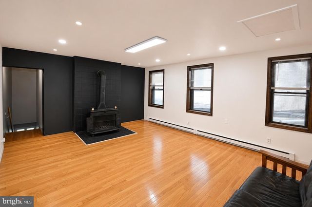 229 HIGH ST, Burlington, NJ 08016