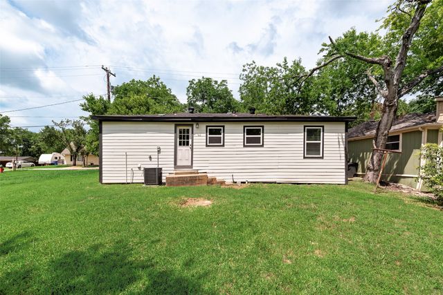 105 Weaver Street, Forney, TX 75126