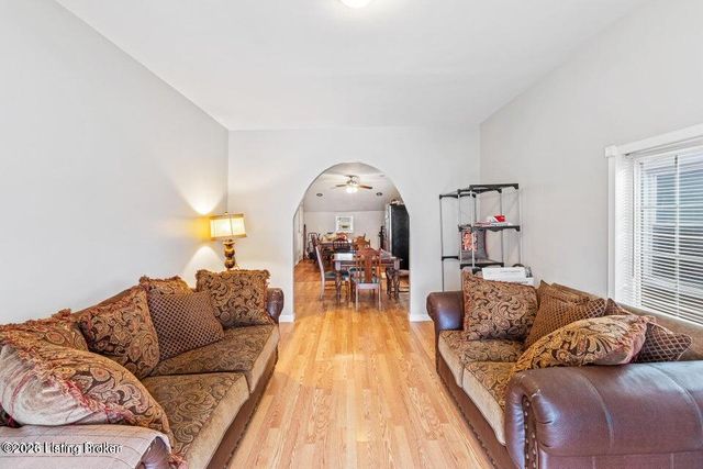 4114 Bank St, Louisville, KY 40212