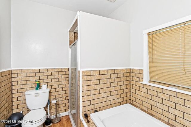 4114 Bank St, Louisville, KY 40212