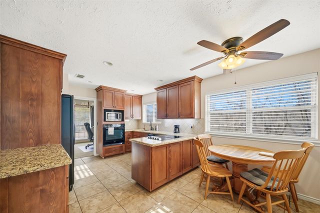 1401 Francis Drive, College Station, TX 77840