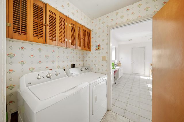 1401 Francis Drive, College Station, TX 77840