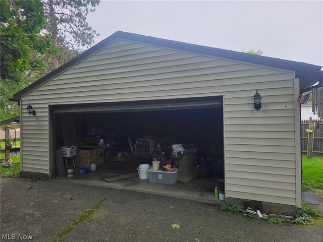 36 Benton Street, Austintown, OH 44515