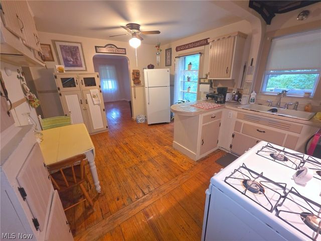 36 Benton Street, Austintown, OH 44515