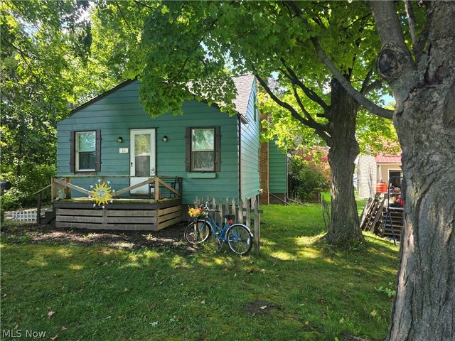 36 Benton Street, Austintown, OH 44515