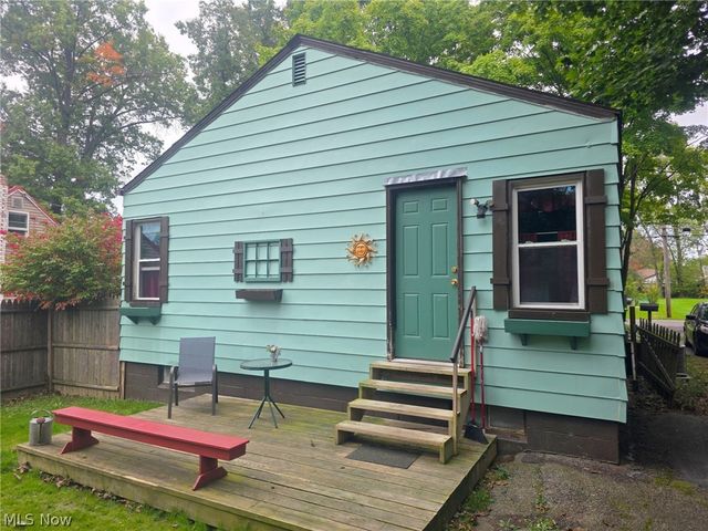 36 Benton Street, Austintown, OH 44515