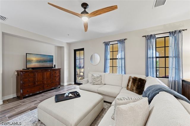 9076 Rialto ST 6204, Naples, FL 34113