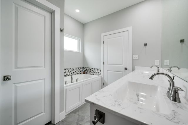 4 Clover Ridge, Vilonia, AR 72173