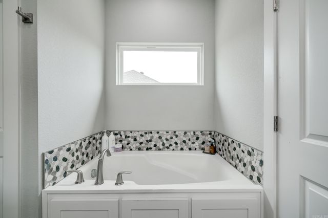 4 Clover Ridge, Vilonia, AR 72173
