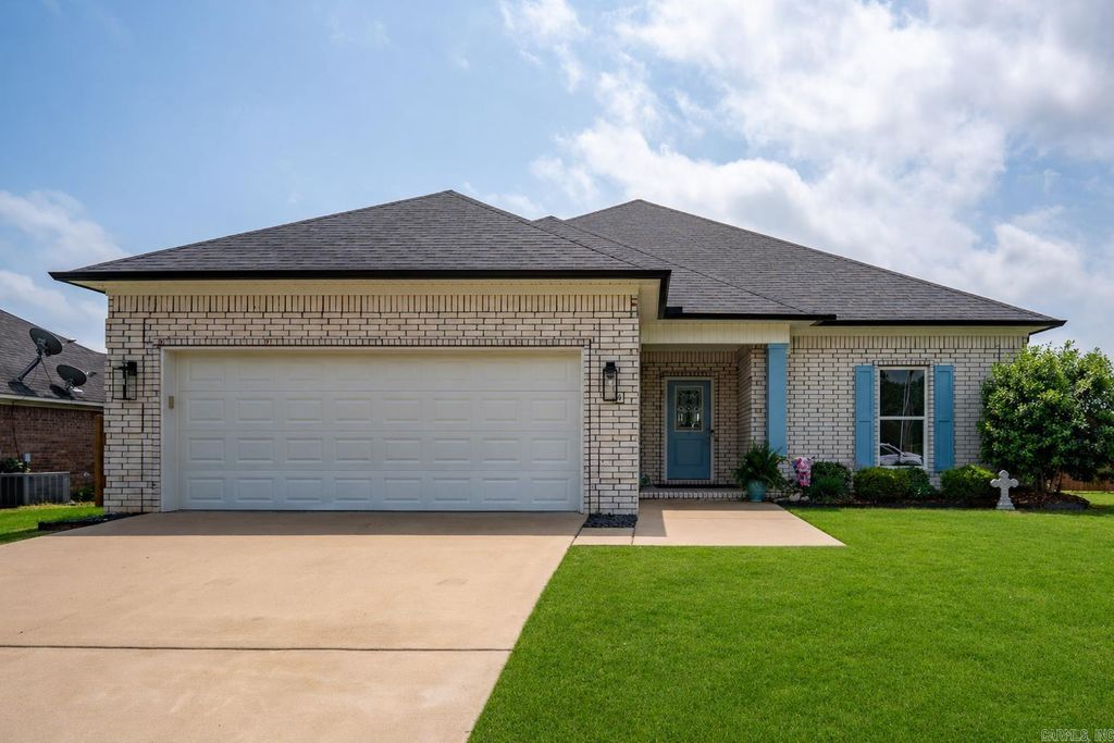 4 Clover Ridge, Vilonia, AR 72173