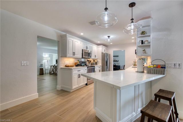 154 SW 52nd ST, Cape Coral, FL 33914