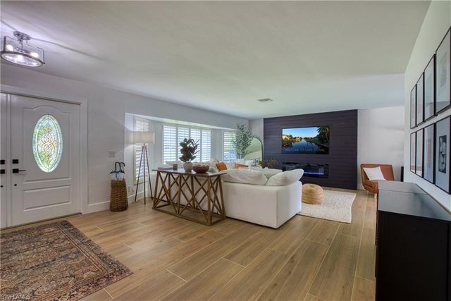 154 SW 52nd ST, Cape Coral, FL 33914