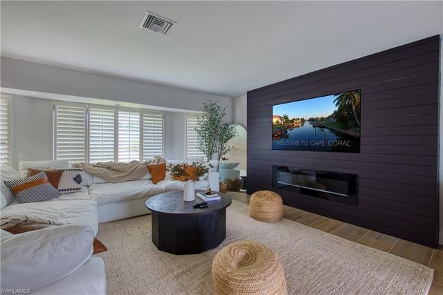 154 SW 52nd ST, Cape Coral, FL 33914