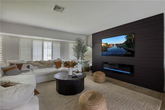 154 SW 52nd ST, Cape Coral, FL 33914