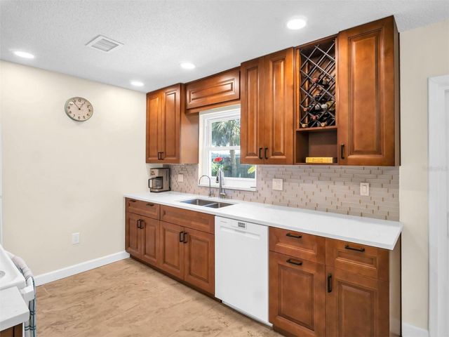 1011 COLDSTREAM COURT, Tarpon Springs, FL 34689