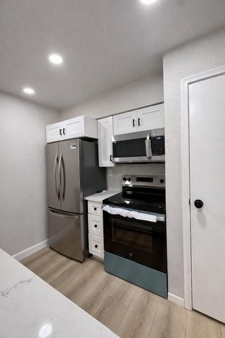 2125 Augusta Drive 74, Houston, TX 77057