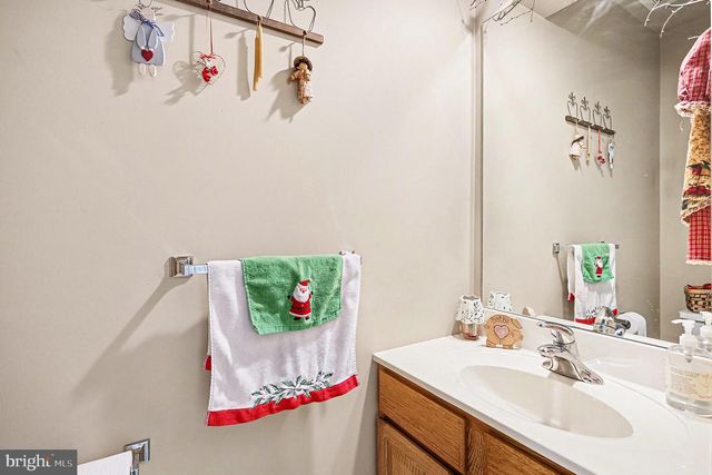 3706 WHEATLAND DR, Dover, PA 17315