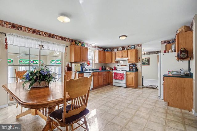 3706 WHEATLAND DR, Dover, PA 17315