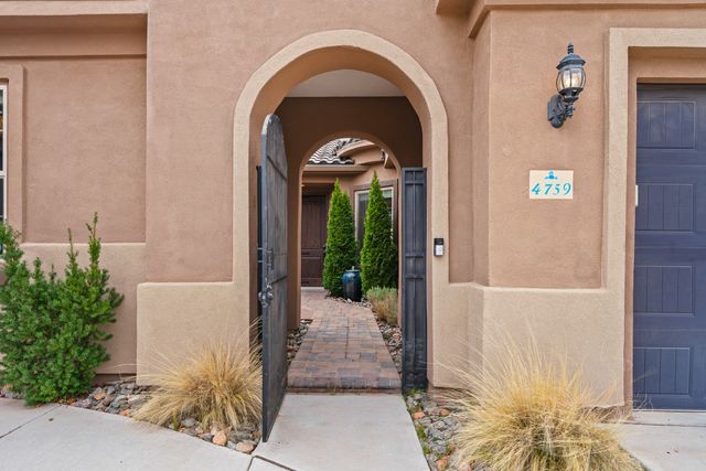 4759 Lluvia Encantada, Santa Fe, NM 87507