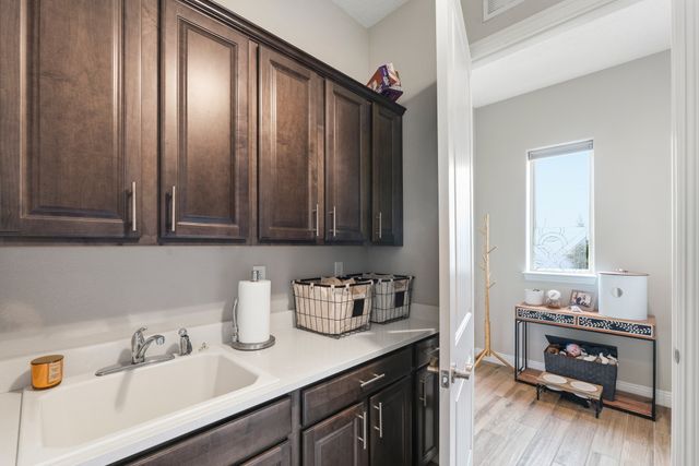 4759 Lluvia Encantada, Santa Fe, NM 87507