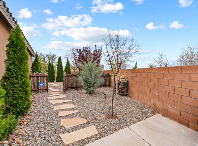 4759 Lluvia Encantada, Santa Fe, NM 87507