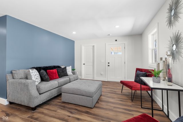 539 Amos Drive, Zionsville, IN 46077