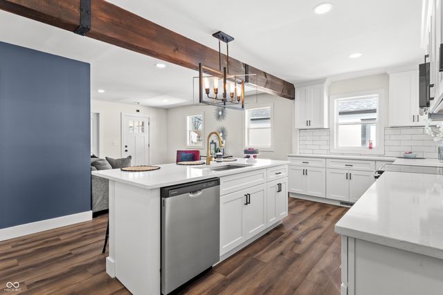 539 Amos Drive, Zionsville, IN 46077