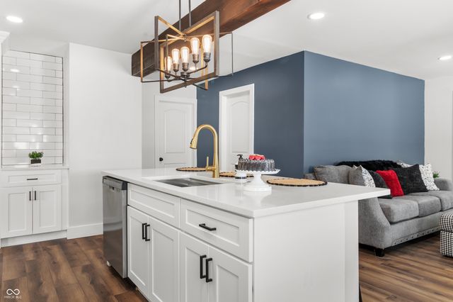 539 Amos Drive, Zionsville, IN 46077