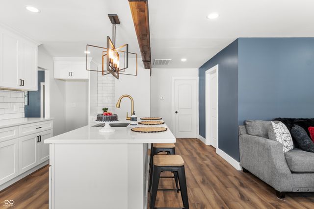 539 Amos Drive, Zionsville, IN 46077