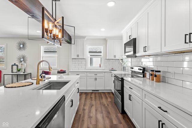 539 Amos Drive, Zionsville, IN 46077