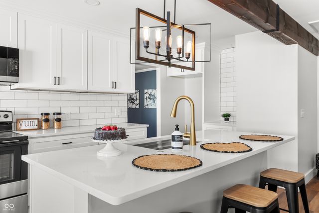 539 Amos Drive, Zionsville, IN 46077