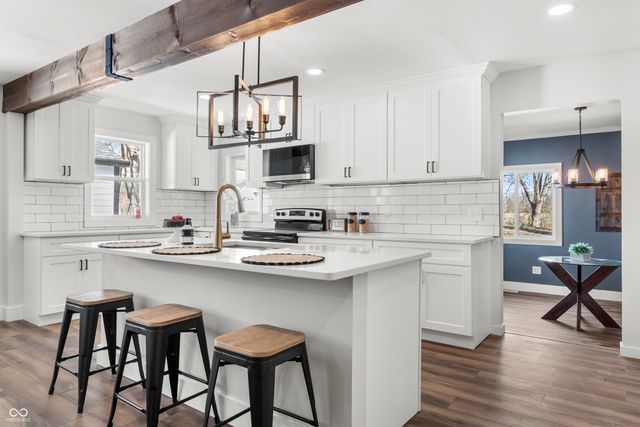 539 Amos Drive, Zionsville, IN 46077