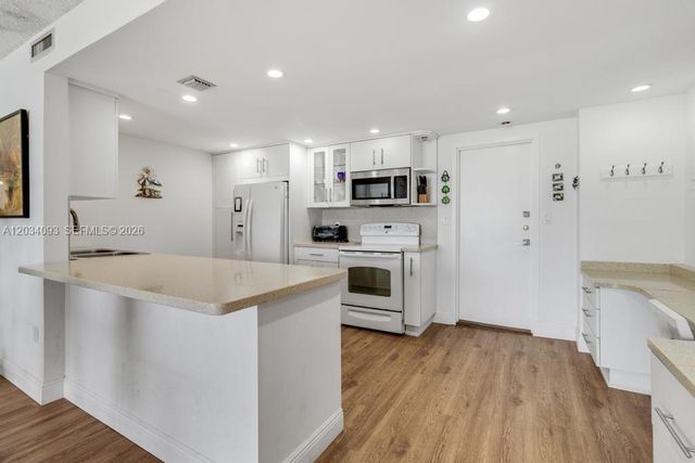 199 Ocean Lane Drive 1006, Key Biscayne, FL 33149