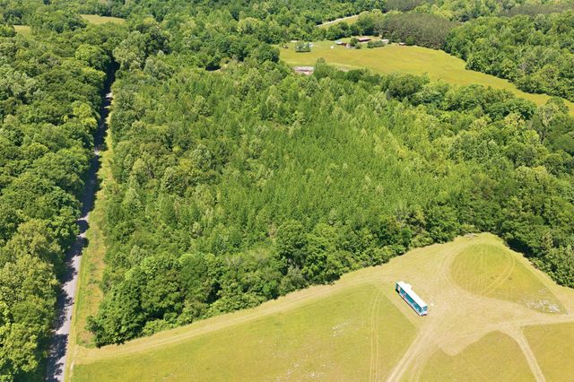 1490 Upper Standing Rock Rd, Dover, TN 37058