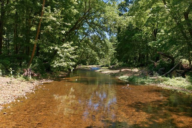 1490 Upper Standing Rock Rd, Dover, TN 37058